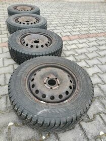 Prodám 4X zimní pneu na discích 215/65/R16 C