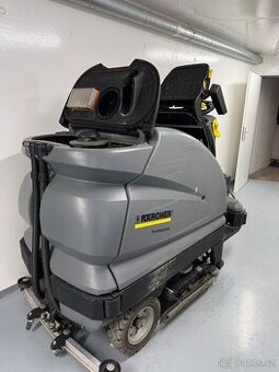 podlahový mycí stroj Karcher