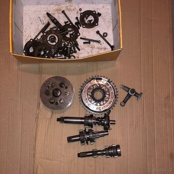 ČZ 150 c t převodovka spojka řadicí segment