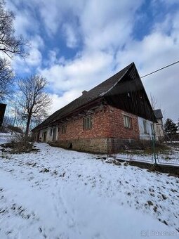 Prodej rodinného domu Pěkov č.p. 20 s výměrou pozemků 2336m2 - 1