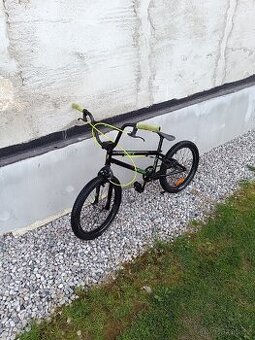 Prodám bmx kolo nové gumy,brzdy brzdí pěkně.
