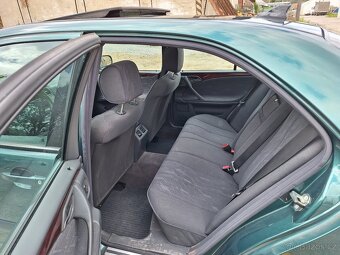 E240 W210
