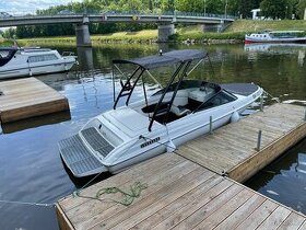 Sportovní loď Viper V183