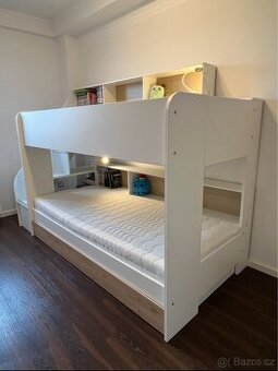 Patrová designová postel pro 2-3 děti