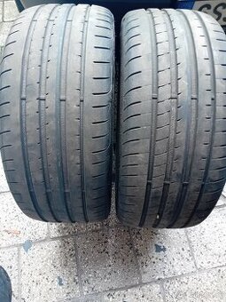 225/40R18