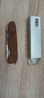Victorinox Forester Wood - 1