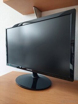 Samsung S22A300N