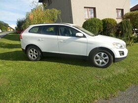 XC 60 AWD-MOMENTUM