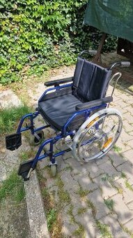 Invalidní vozik mechanický