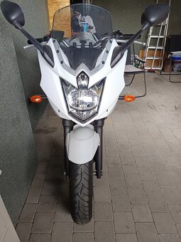 Yamaha xj6 diversion r. v. 2011