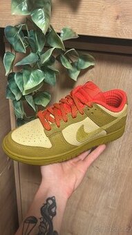 Nike Dunk Low "Bronzine"