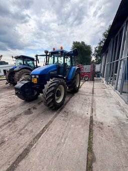 Traktor New Holland TS115