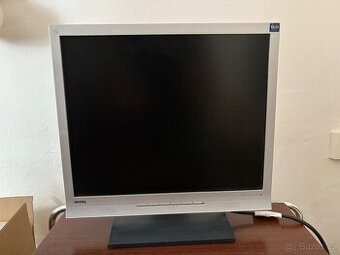 LCD monitor BenQ FP72E S - 17“