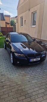 BMW E90 320i