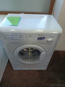 Pračka Indesit