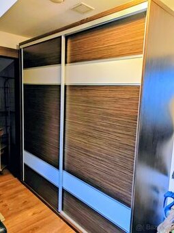 velká kvalitní šatní skříň - velmi levně