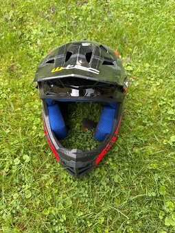 Přilba/helma na motorku