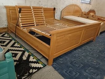 Landhaus postel s elektrickými rošty z Alp