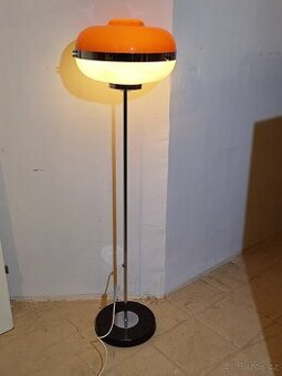 Retro stojací lampa