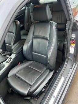 BMW E92 kožený interiér vyhřívaný sportsitze