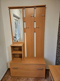 Předsíňový nábytek