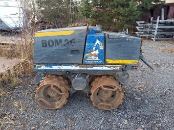 Ježkový válec BOMAG BMP 851