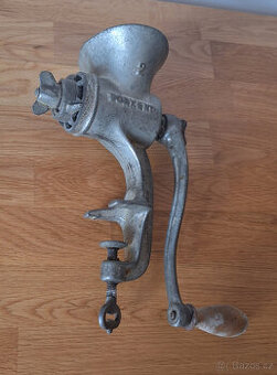 retro mlýnek na maso Porkert 2