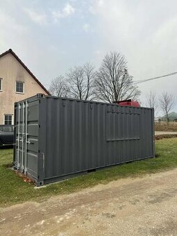 Lodní kontejner s výdejním okénkem