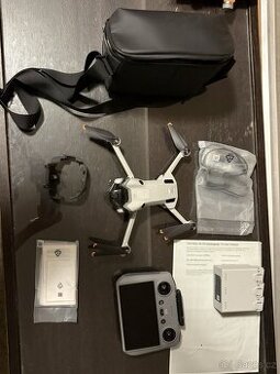 DJI Mini 4 Pro Fly More Combo