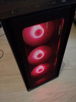 Herní PC s virtuální realitou