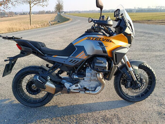 Moto Guzzi V100 Stelvio