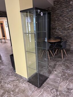 Skříňka - vitrína