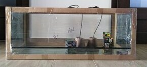 L100x40x40 terarium nepoužité .Síla skla 5 mm .Světla a elek