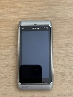 Nokia N8