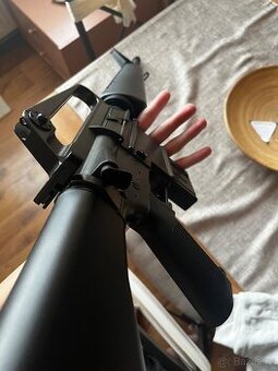 Airsoft zbraň m16