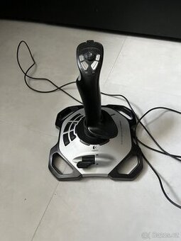 Logitech xtreme 3D pro - 1