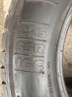 225/65 R16 C