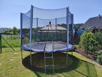 Trampolína