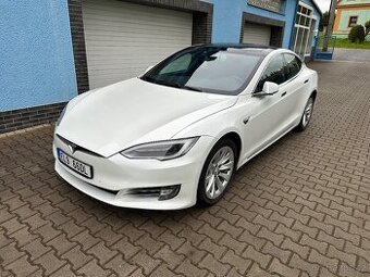 Tesla Model S75D, záruka