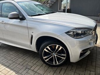 BMW X6 M50d, koupeno v Čr