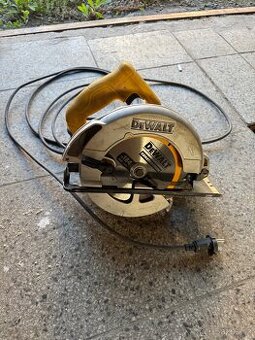 Kotoučová pila Dewalt DWE560K