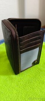 Velká peněženka z olejované kůže zapínací na kovový zip