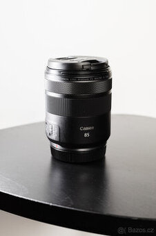 Canon RF 85mm f/2 Macro IS STM
