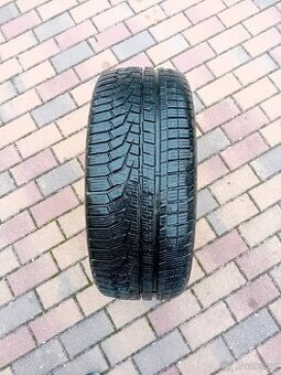 Zimní pneu hankook  225/45/18