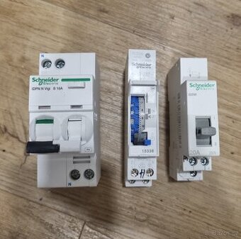 Schneider proud. chránič, spínací hodiny