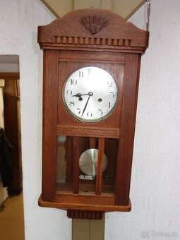 Pěkné hodiny pérovky KIENZLE