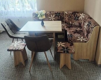 Jídelní rohová lavice