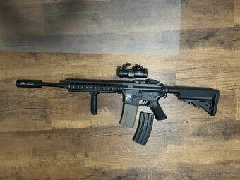 Airsoftová zbraň SR-15 - černá (EC-303)