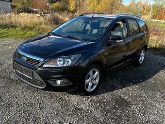 Ford Focus 1.6i 74kw, r.2010, 1.majitel, 131500km