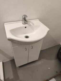 Skříňka s umyvadlem, 46 x 80 cm